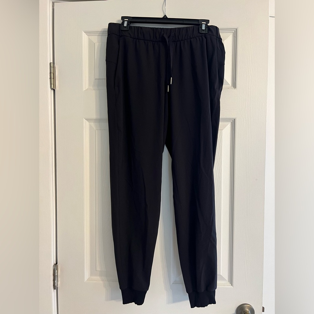 Woman’s lululemon Jogger Pants